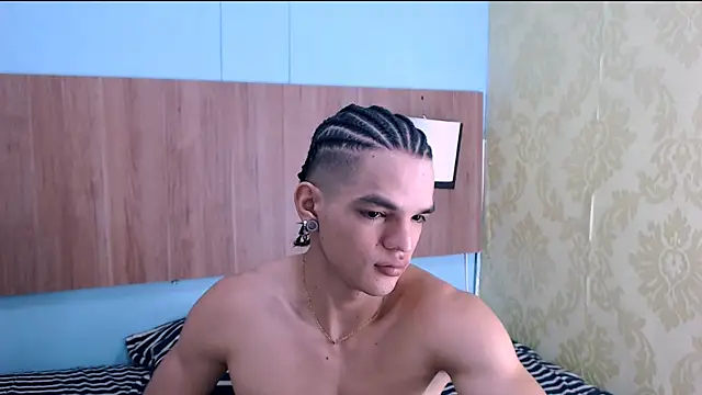 Snapshot of AlbertBernal69 chatting on January 2025 06:17:02 AM AlbertBernal69 online show from January 2025 06:17:02 AM