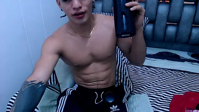 Snapshot of AlbertBernal69 chatting on January 2025 04:20:01 AM AlbertBernal69 online show from January 2025 04:20:01 AM