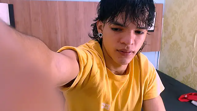 Snapshot of AlbertBernal69 chatting on February 2025 02:19:02 AM AlbertBernal69 online show from February 2025 02:19:02 AM