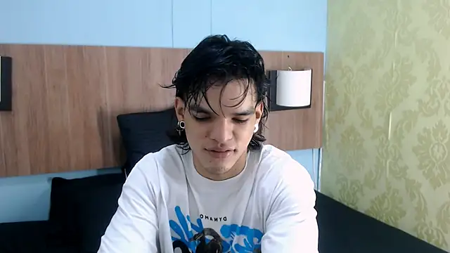 Snapshot of AlbertBernal69 chatting on February 2025 02:03:02 AM AlbertBernal69 online show from February 2025 02:03:02 AM