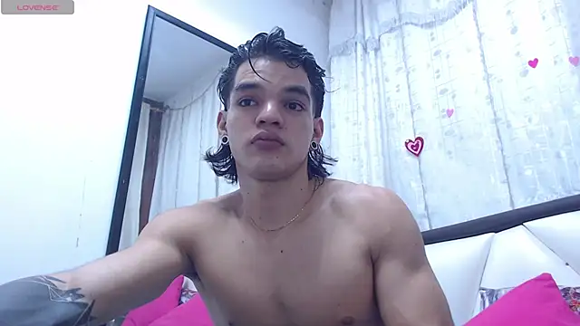 Snapshot of AlbertBernal69 chatting on February 2025 02:42:01 AM AlbertBernal69 online show from February 2025 02:42:01 AM