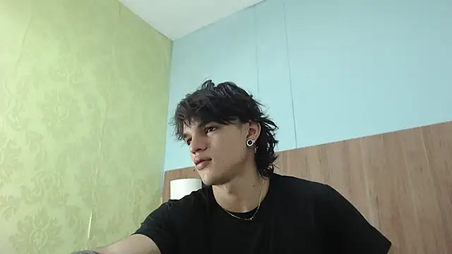 Snapshot of AlbertBernal69 chatting on March 2025 03:01:02 AM AlbertBernal69 online show from March 2025 03:01:02 AM