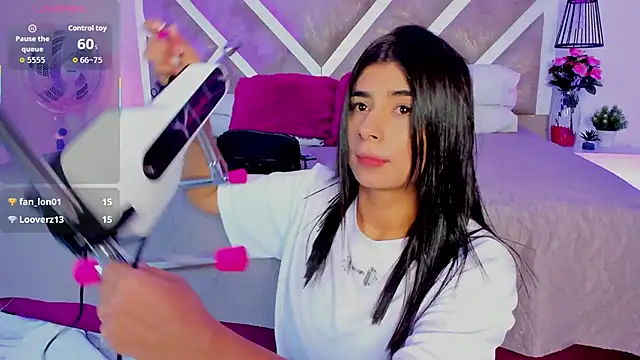 ZiaCalifa online show from March 2026 12:33:01 PM