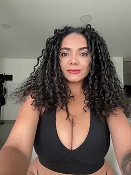 Mariecurl online show from April 2026 09:04:02 PM