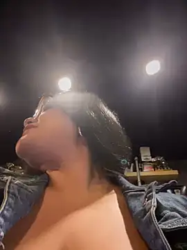 Snapshot of Insane_Issa chatting on January 2025 08:33:02 PM Insane Issa online show from January 2025 08:33:02 PM