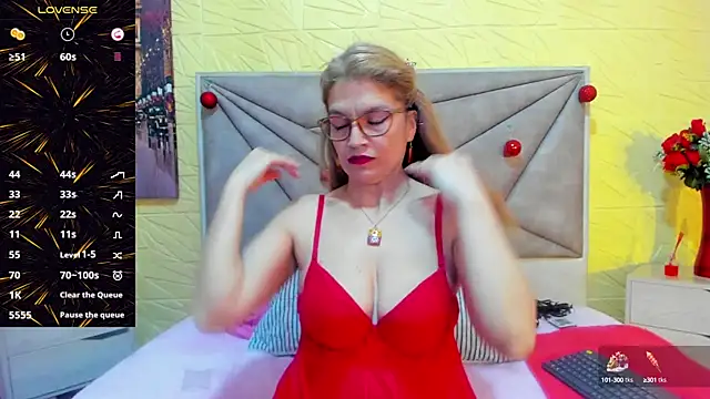 Esmeralda oikos online show from February 2025 08:28:01 PM