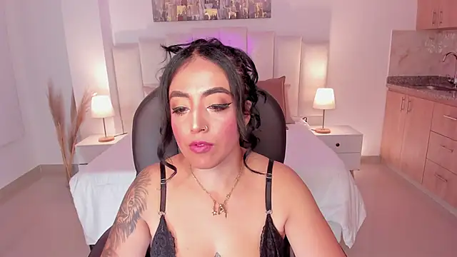 kim thompson 1 online show from October 2025 11:07:02 AM