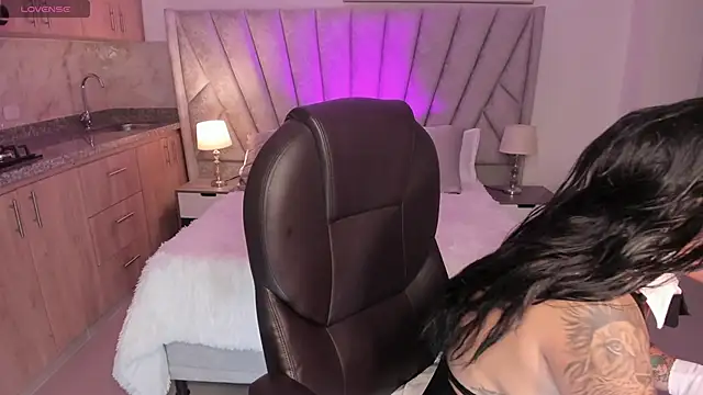 kim thompson 1 online show from January 2026 10:09:02 AM