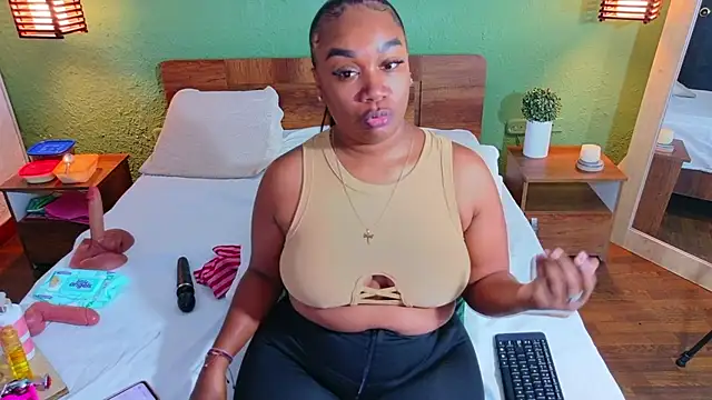 dannaahbrown online show from April 2026 07:04:02 PM