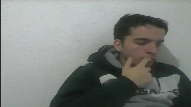 Snapshot of Tombgy07 chatting on December 2024 09:00:02 PM Tombgy07 online show from December 2024 09:00:02 PM