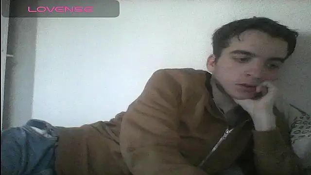 Snapshot of Tombgy07 chatting on March 2025 03:53:02 PM Tombgy07 online show from March 2025 03:53:02 PM