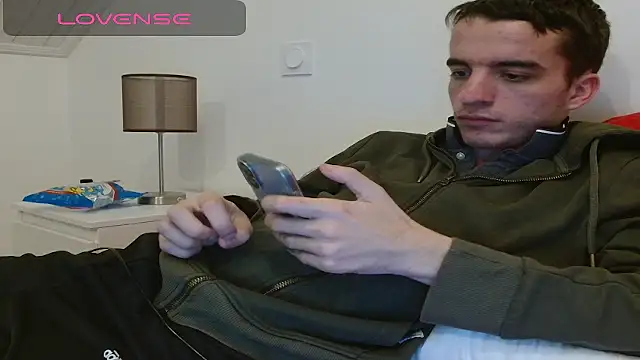 Tombgy07 online show from December 2025 07:55:01 PM