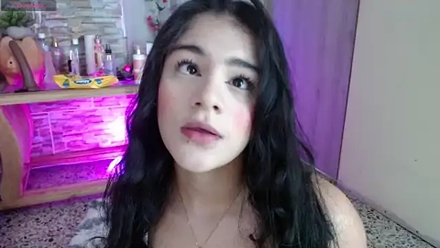 Snapshot of Saray_Cute_ chatting on December 2024 02:08:02 PM Saray Cute online show from December 2024 02:08:02 PM