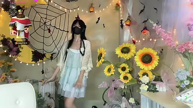 Snapshot of Your-Sunshine chatting on October 2025 05:15:02 AM Your-Sunshine online show from October 2025 05:15:02 AM