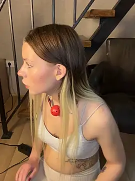 KittyKatyDream online show from December 2024 04:52:01 PM