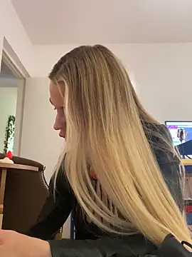 KittyKatyDream online show from April 2026 04:01:01 PM