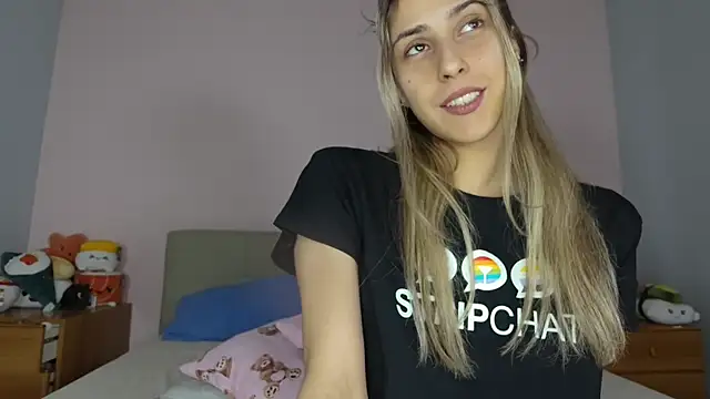Chiara 2002 online show from June 2026 10:02:01 PM