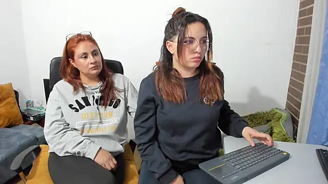 Snapshot of _girls_on_fire_ chatting on March 2025 02:36:01 AM girls on fire online show from March 2025 02:36:01 AM