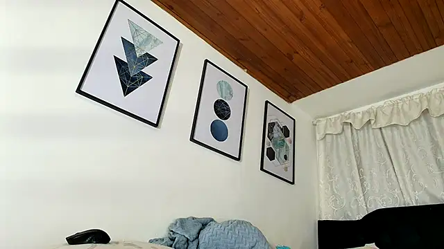 sam her online show from October 2025 11:24:02 PM