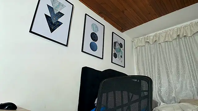 sam her online show from November 2025 01:52:01 AM