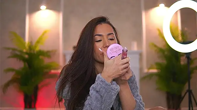 Abbela White online show from February 2026 07:18:01 AM