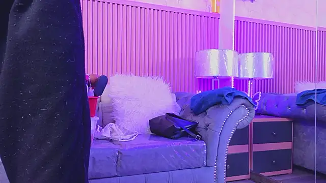 Emiily Scott1 online show from December 2024 12:38:01 PM