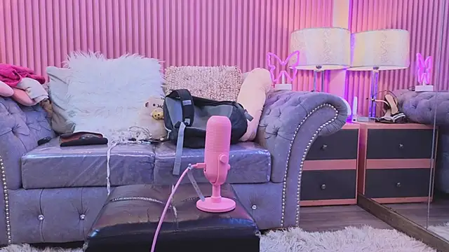 Emiily Scott1 online show from January 2025 12:58:01 PM