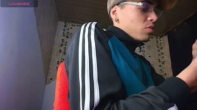 kisstarxxx online show from September 2025 02:58:02 AM