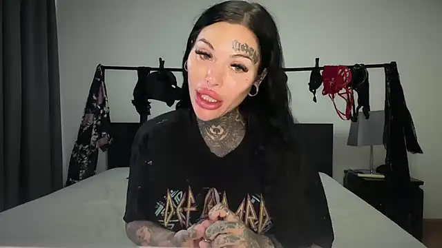 claudiacvc95 online show from November 2025 03:07:01 AM