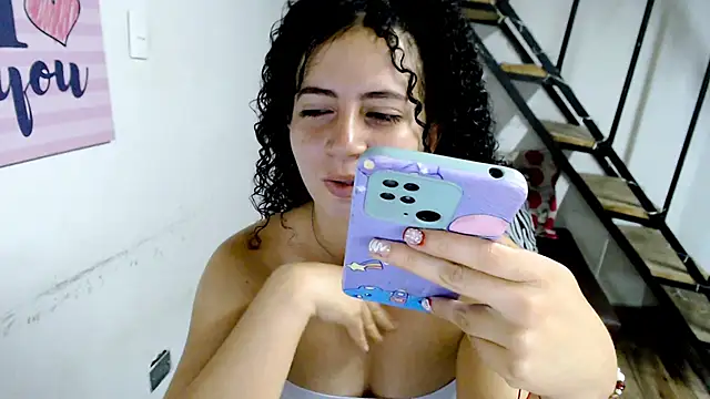 Snapshot of samantha_baby_ chatting on December 2024 09:54:01 PM samantha baby online show from December 2024 09:54:01 PM