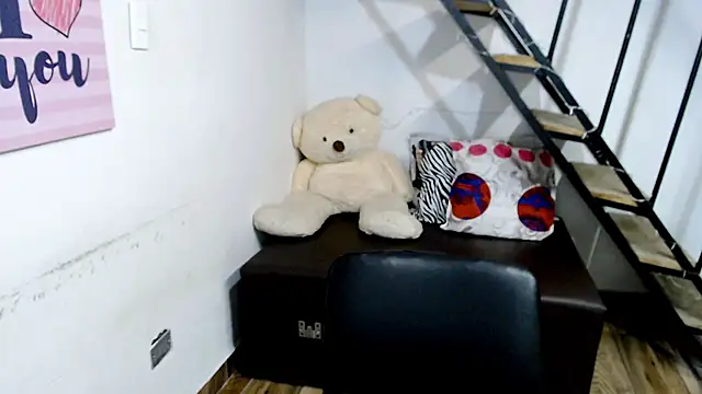 Snapshot of samantha_baby_ chatting on January 2025 07:27:01 PM samantha baby online show from January 2025 07:27:01 PM