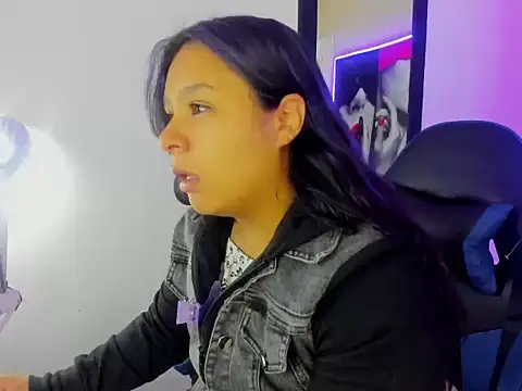 Charis 21 online show from February 2026 07:07:01 PM