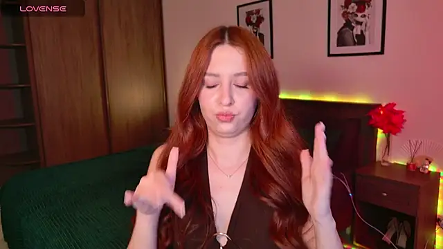 Snapshot of EleanorePeach chatting on May 2026 05:09:01 PM EleanorePeach online show from May 2026 05:09:01 PM
