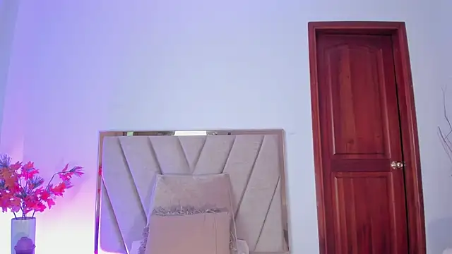 NoraDasilva online show from February 2025 11:48:01 PM