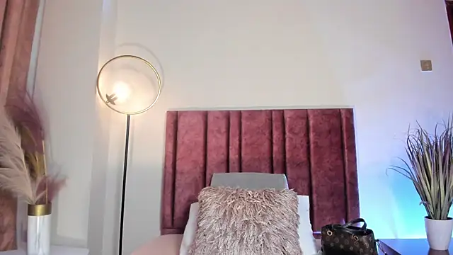 NoraDasilva online show from January 2026 12:36:02 AM