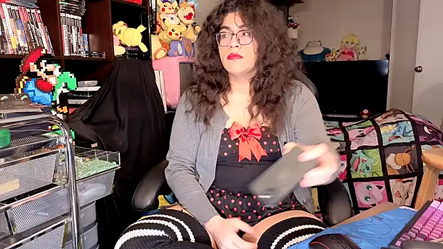 Snapshot of ShinyCherub chatting on May 2026 05:26:01 AM ShinyCherub online show from May 2026 05:26:01 AM