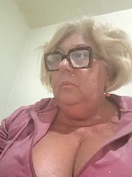 Merilulla online show from April 2026 12:43:02 AM