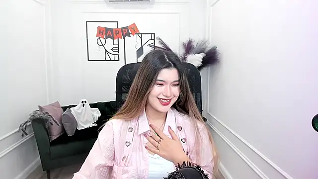 AnneTLi online show from October 2025 03:25:01 AM