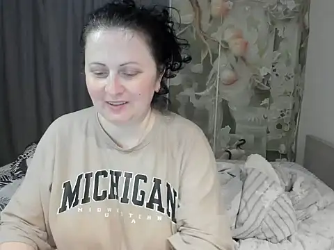 Snapshot of Lillian2 chatting on June 2026 04:09:01 PM Lillian2 online show from June 2026 04:09:01 PM