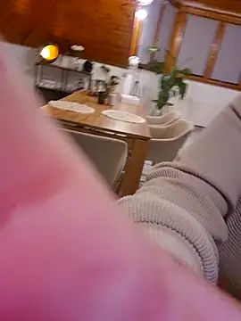 Isabellaa04 online show from February 2025 08:35:02 PM