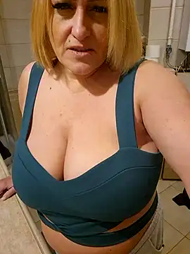 Isabellaa04 online show from February 2025 06:37:01 PM