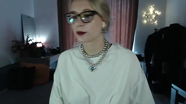 Snapshot of welliza chatting on September 2025 04:56:01 AM welliza online show from September 2025 04:56:01 AM