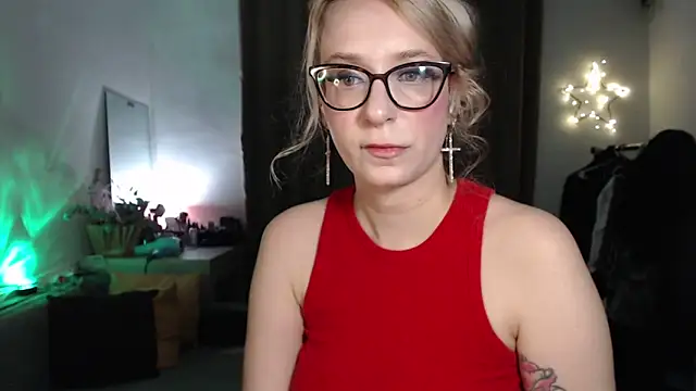 Snapshot of welliza chatting on October 2025 11:27:01 PM welliza online show from October 2025 11:27:01 PM