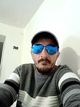 Adriandan1982 online show from April 2026 07:11:01 AM