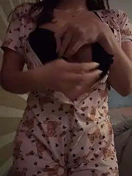 Snapshot of christhinna chatting on October 2025 06:28:02 AM christhinna online show from October 2025 06:28:02 AM