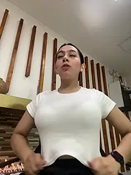 Nicollemays online show from February 2025 12:06:02 PM