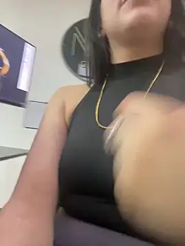 Nicollemays online show from March 2025 12:04:02 PM