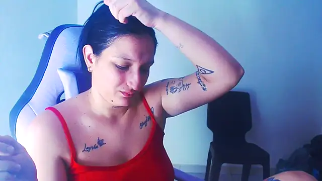 Snapshot of liz_dirty chatting on May 2026 10:38:01 PM liz dirty online show from May 2026 10:38:01 PM