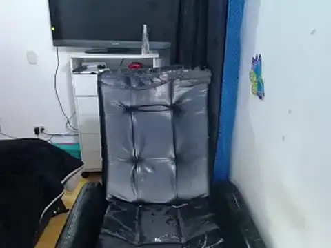 Yunhot  online show from March 2025 05:00:02 AM