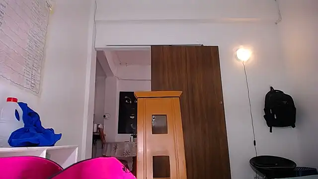 yselahot online show from April 2026 02:27:02 PM